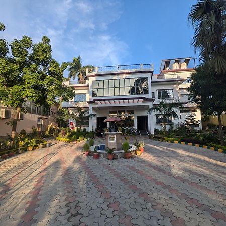 Kishori Vatika Hotel Ramnagar  Exterior photo
