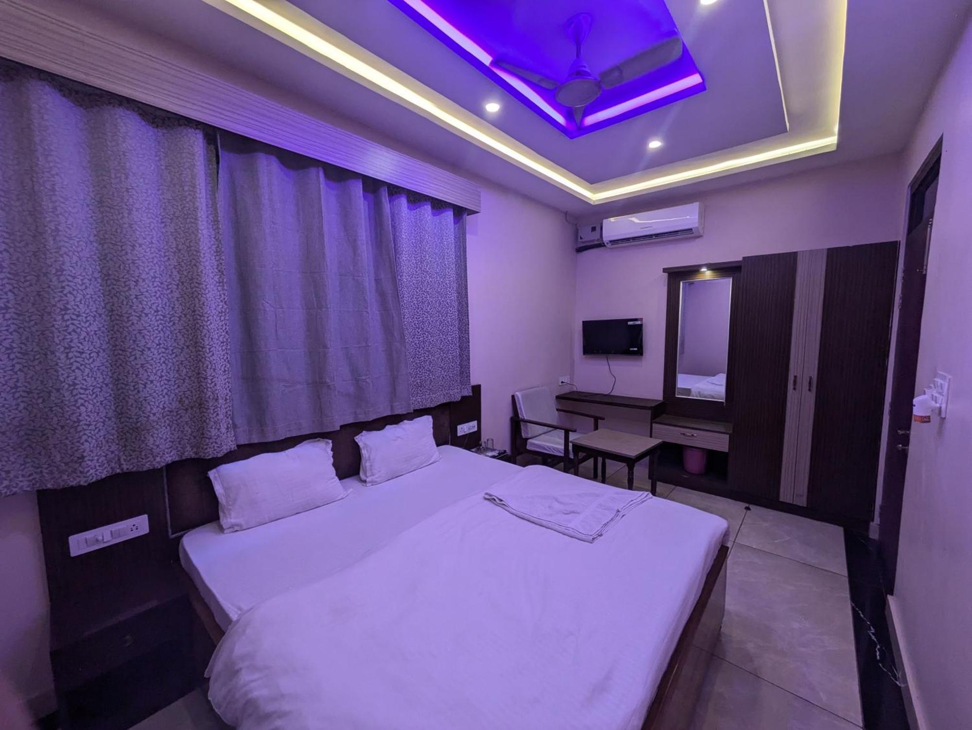 Kishori Vatika Hotel Ramnagar  Exterior photo